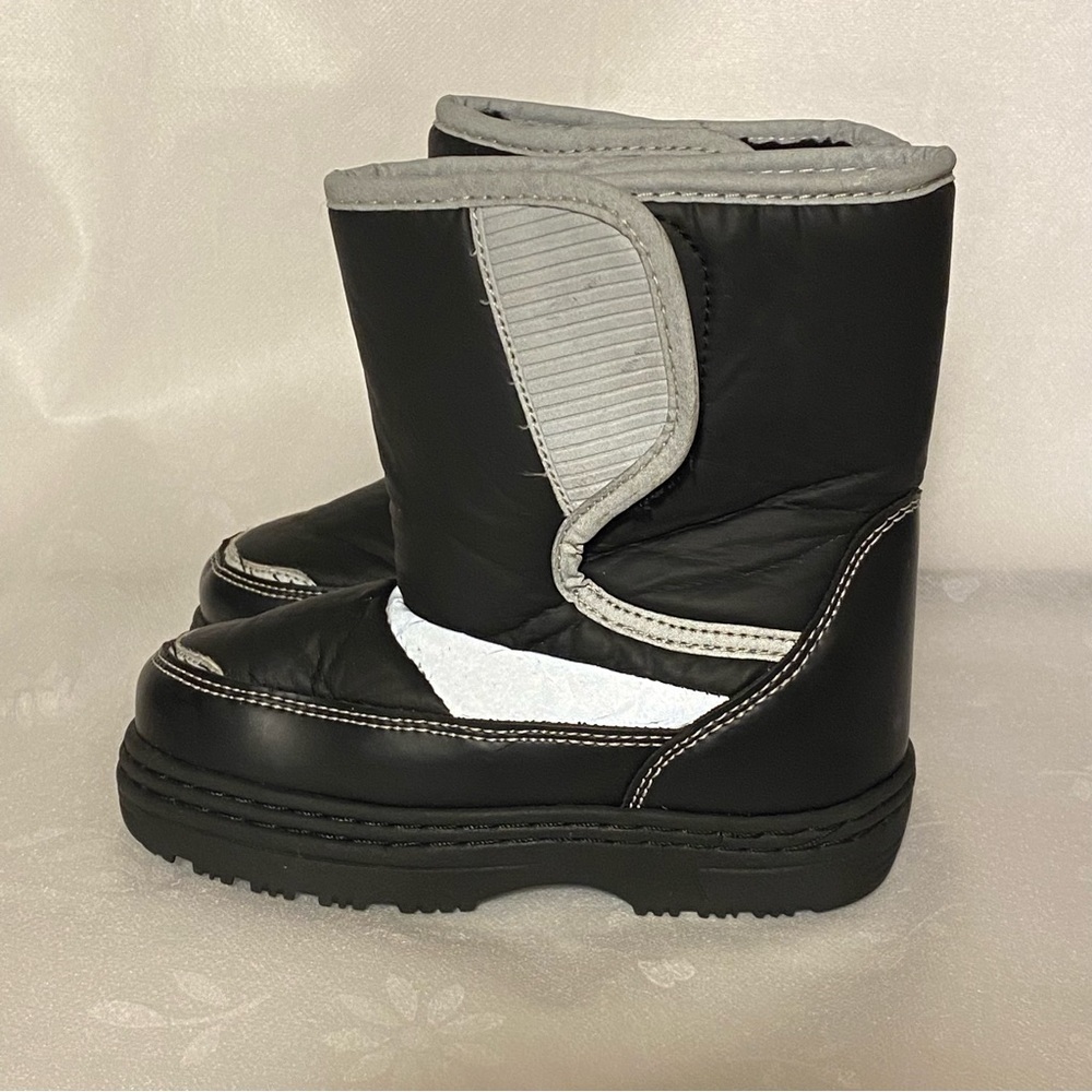 Fall Creek‎ Size 8  Boys Boots Thinsulate  Velcro Is Coming Loose C Pictures